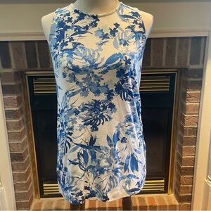 Chico's Sleeveless Blue Floral Tank Top With Pockets